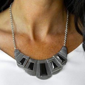 Lion Den Black Necklace & Earrings Set